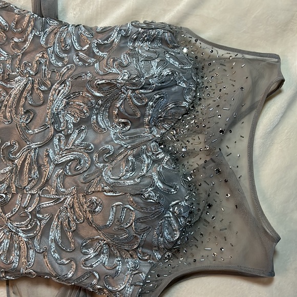 Ignite Evenings by Carol Lin dress with shawl - Picture 3 of 14